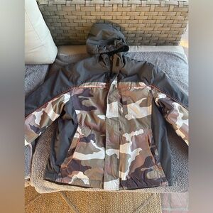 Kids Camouflage Hooded Jacket, raincoat size 10/12 kids, zip up double sided